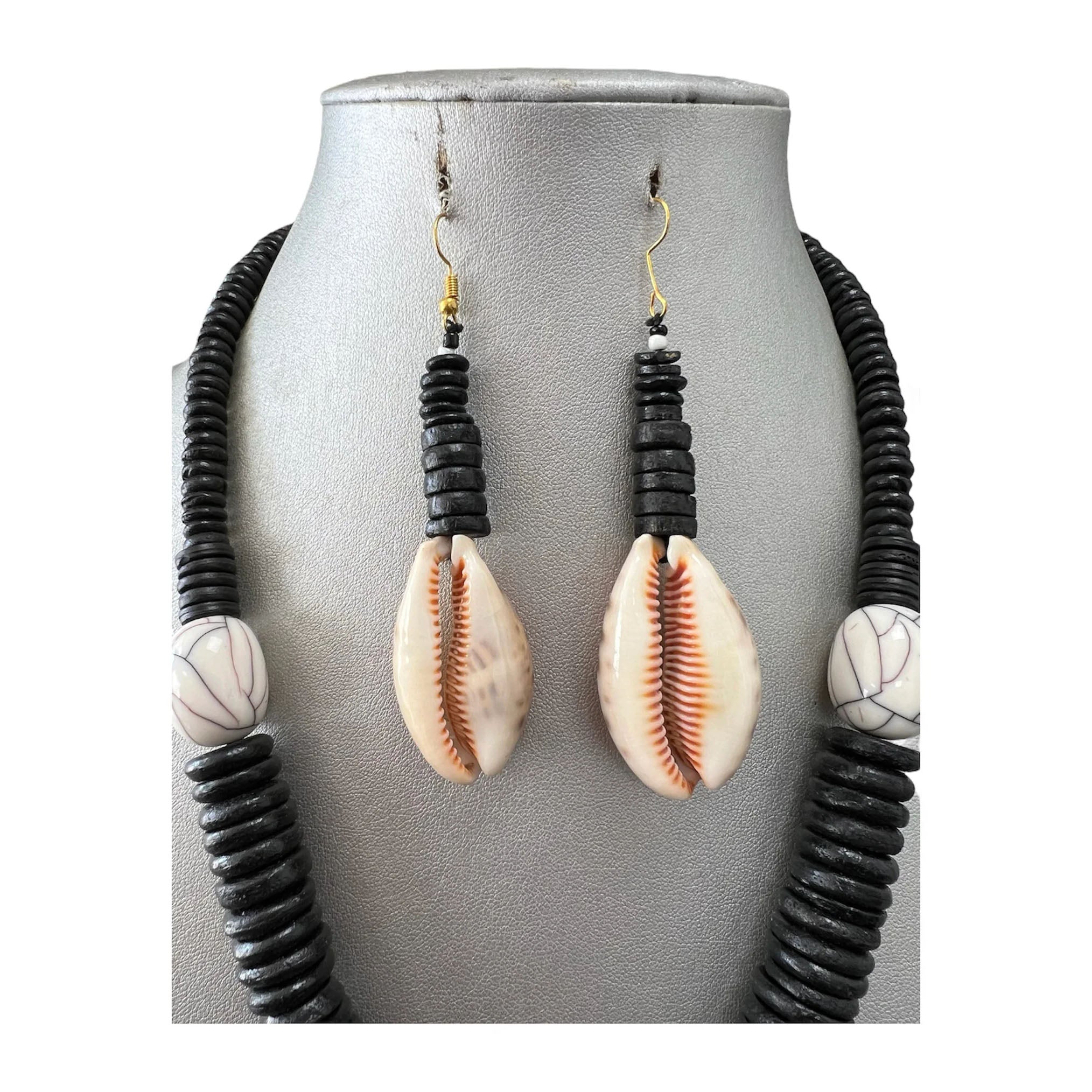 Women's Large Cowrie Shell Pendant Beaded Necklace Set