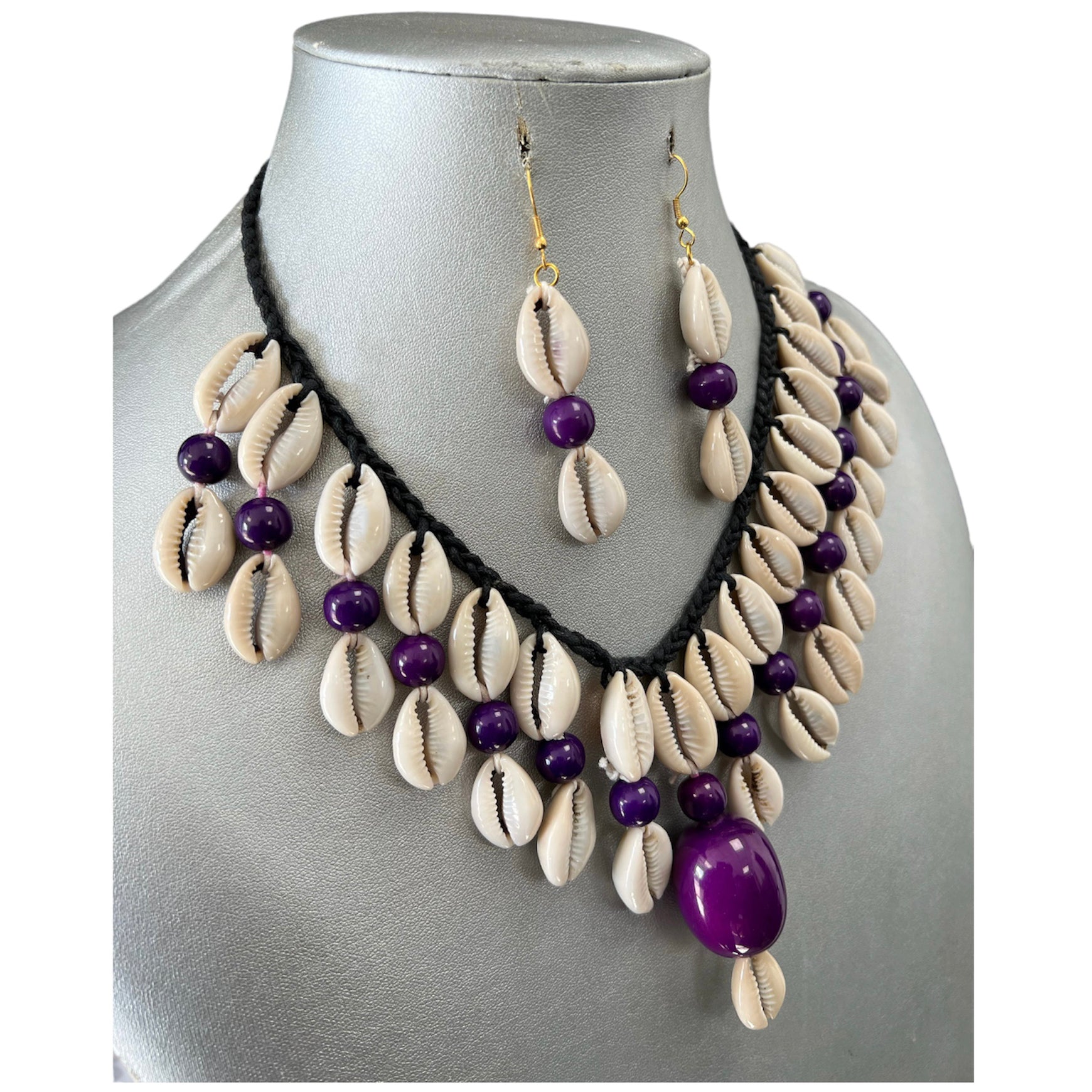 Women's 2 Layer Cowrie Shell Necklace Set With Colored Stone