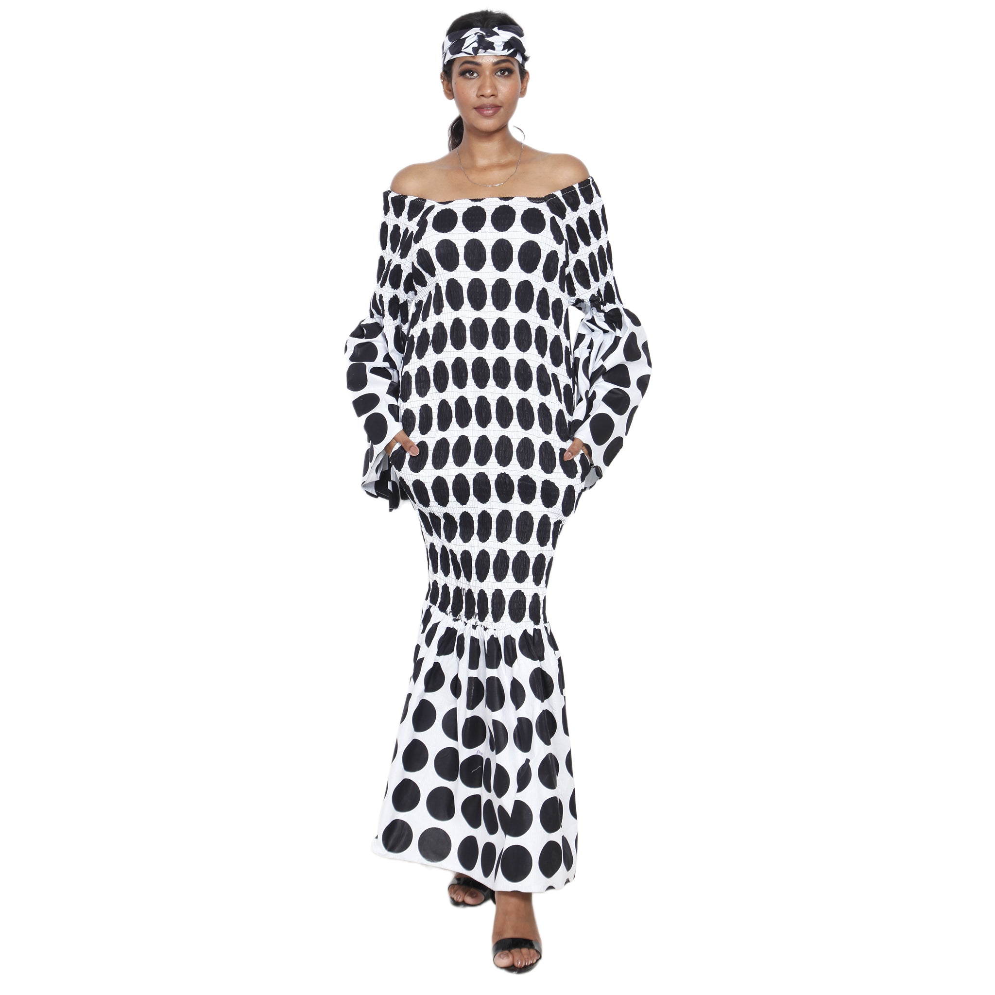 Women's Off Shoulder Smocking Mermaid Maxi black/white