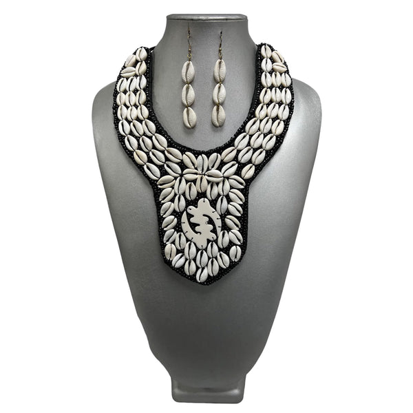 Women's Gynami Style Cowrie Shell Necklace Set