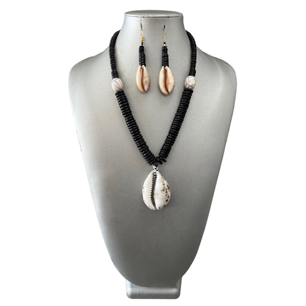 Women's Large Cowrie Shell Pendant Beaded Necklace Set