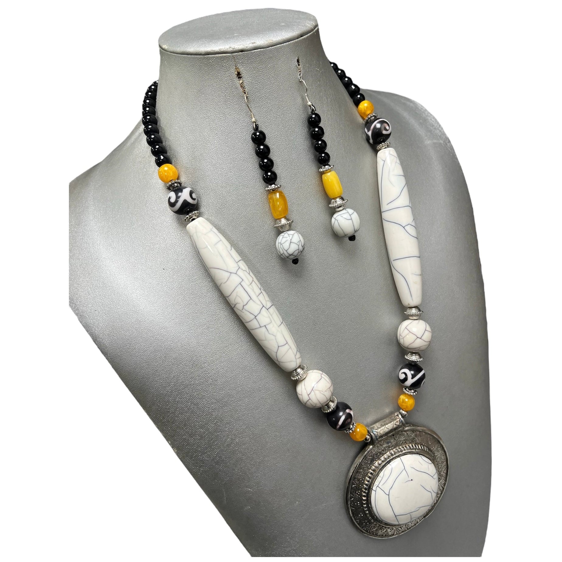 Women's Colored Wooden Necklace Set With Large Pendant -- Jewelry 49