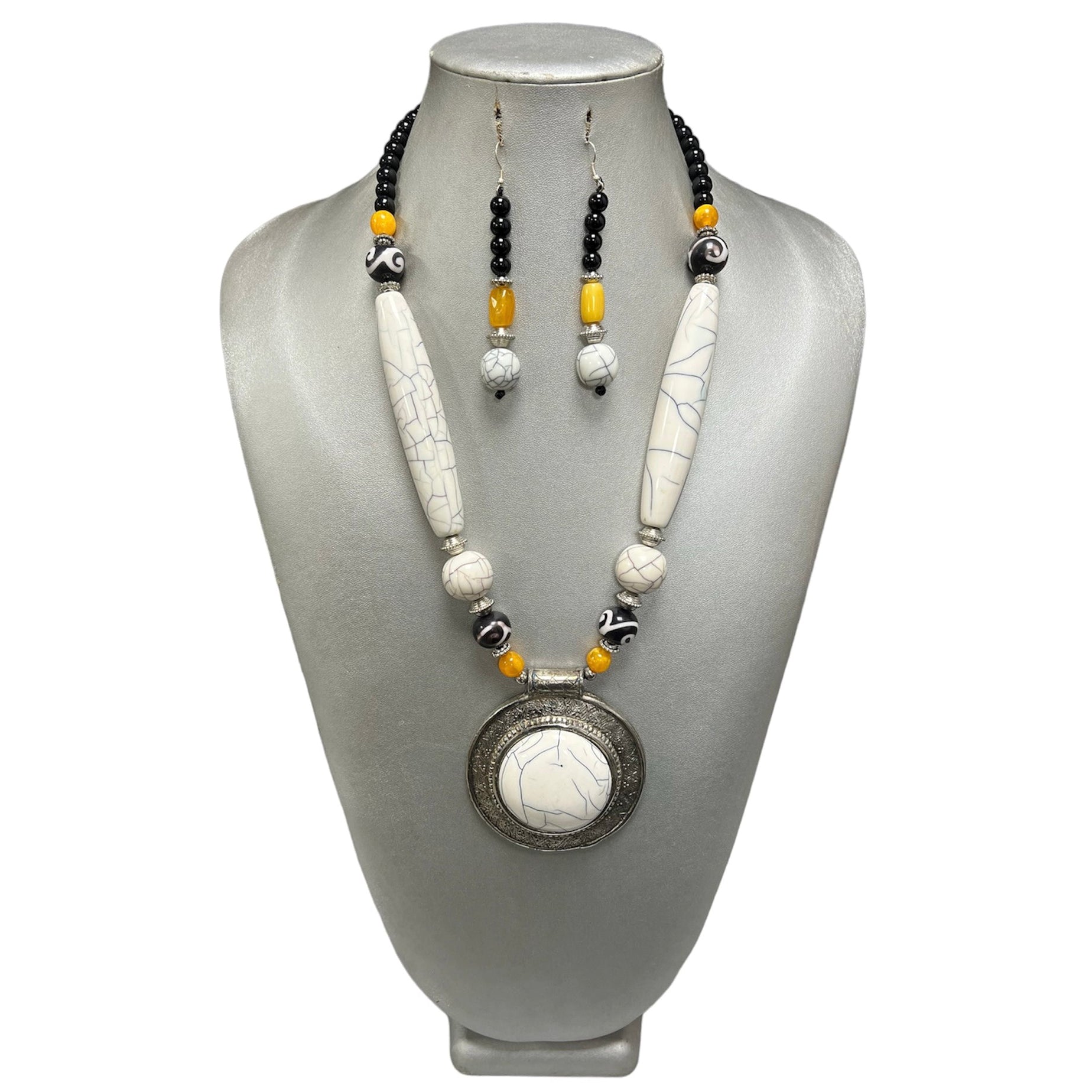 Women's Colored Wooden Necklace Set With Large Pendant -- Jewelry 49