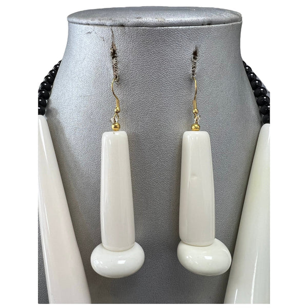 African Women's Colored Wood Necklace -- Elephant -- Jewelry 59 - Elephant