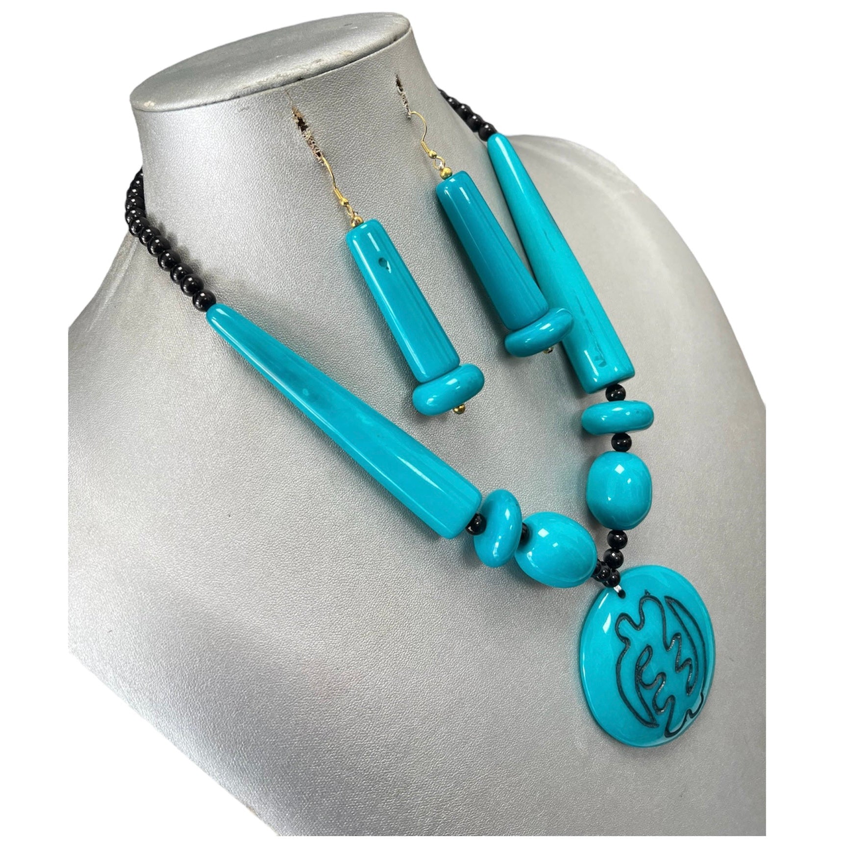 African Women's Colored Wood Necklace -- Gynami-- Jewelry 59 - Gynami