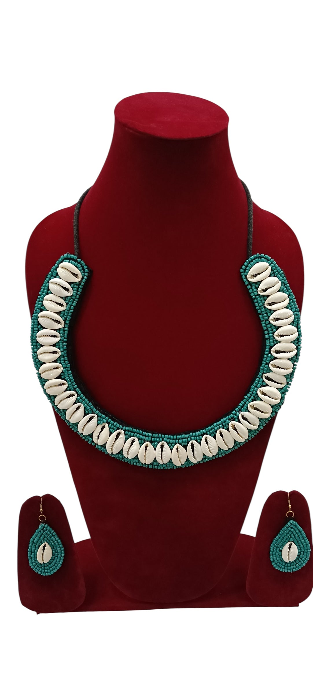 Round Cowrie Shell Necklace with Colored Beads