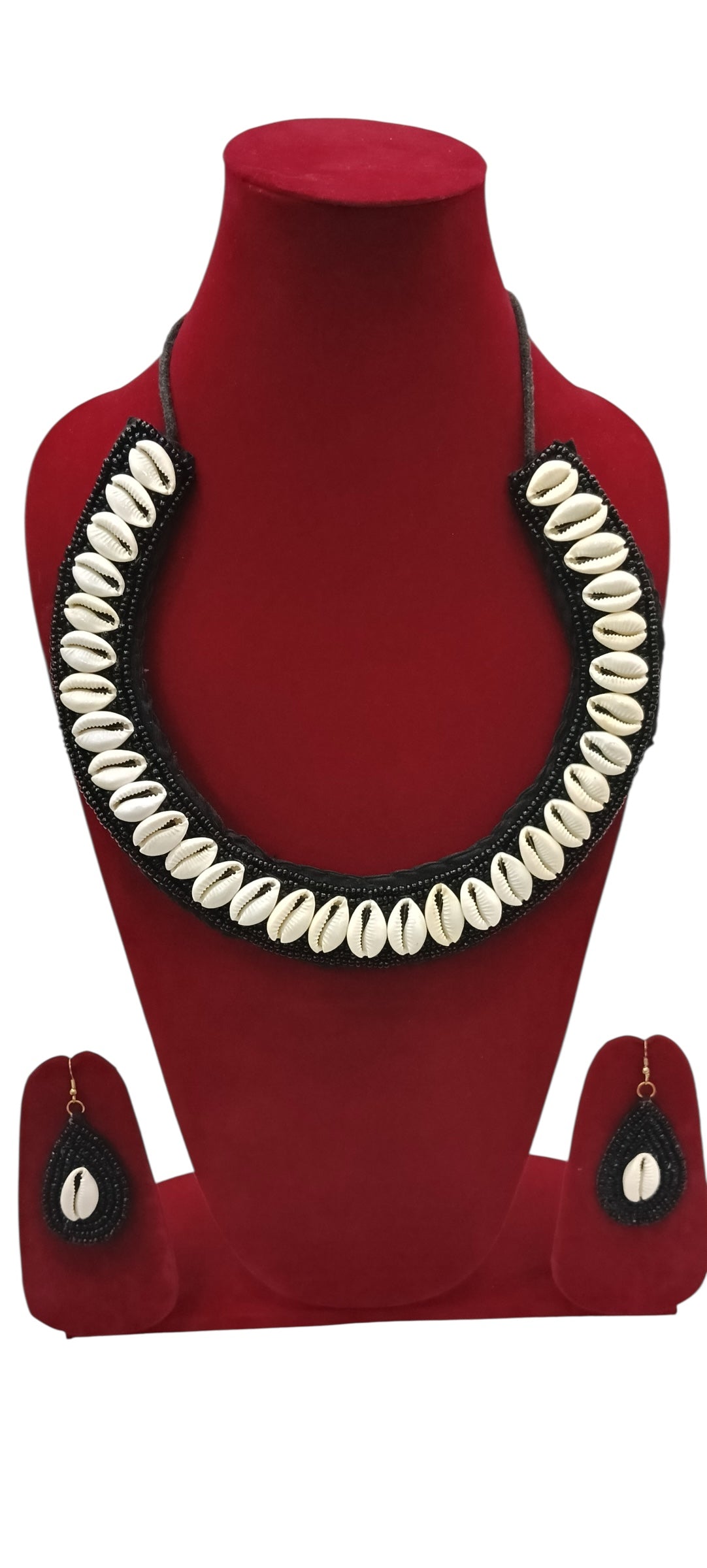Round Cowrie Shell Necklace with Colored Beads