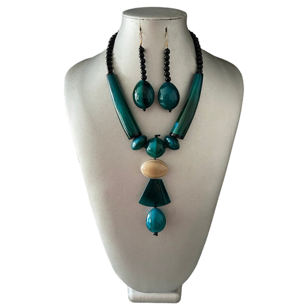 African Women's Wooden Toggle Necklace Set green