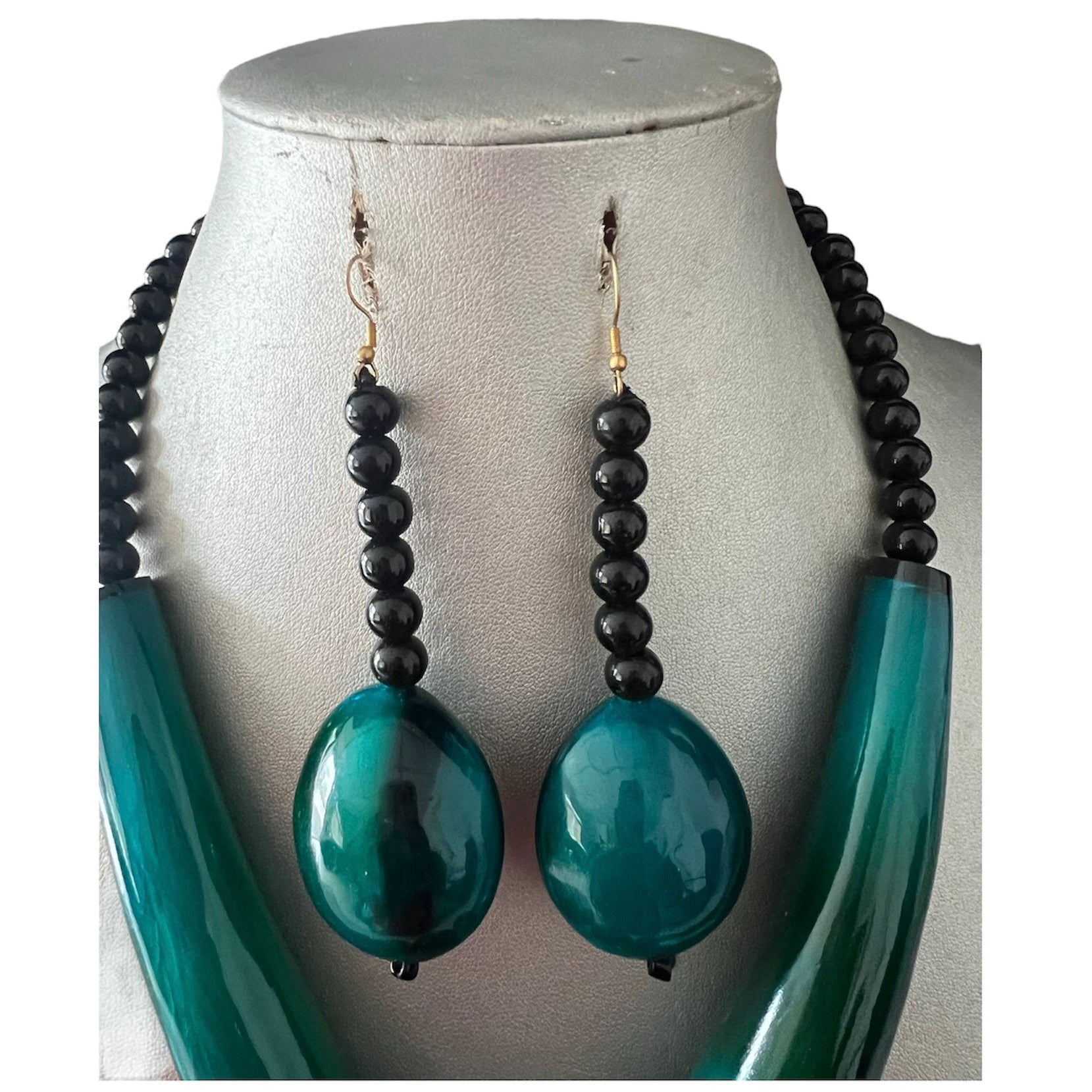 African Women's Wooden Toggle Necklace Set earings