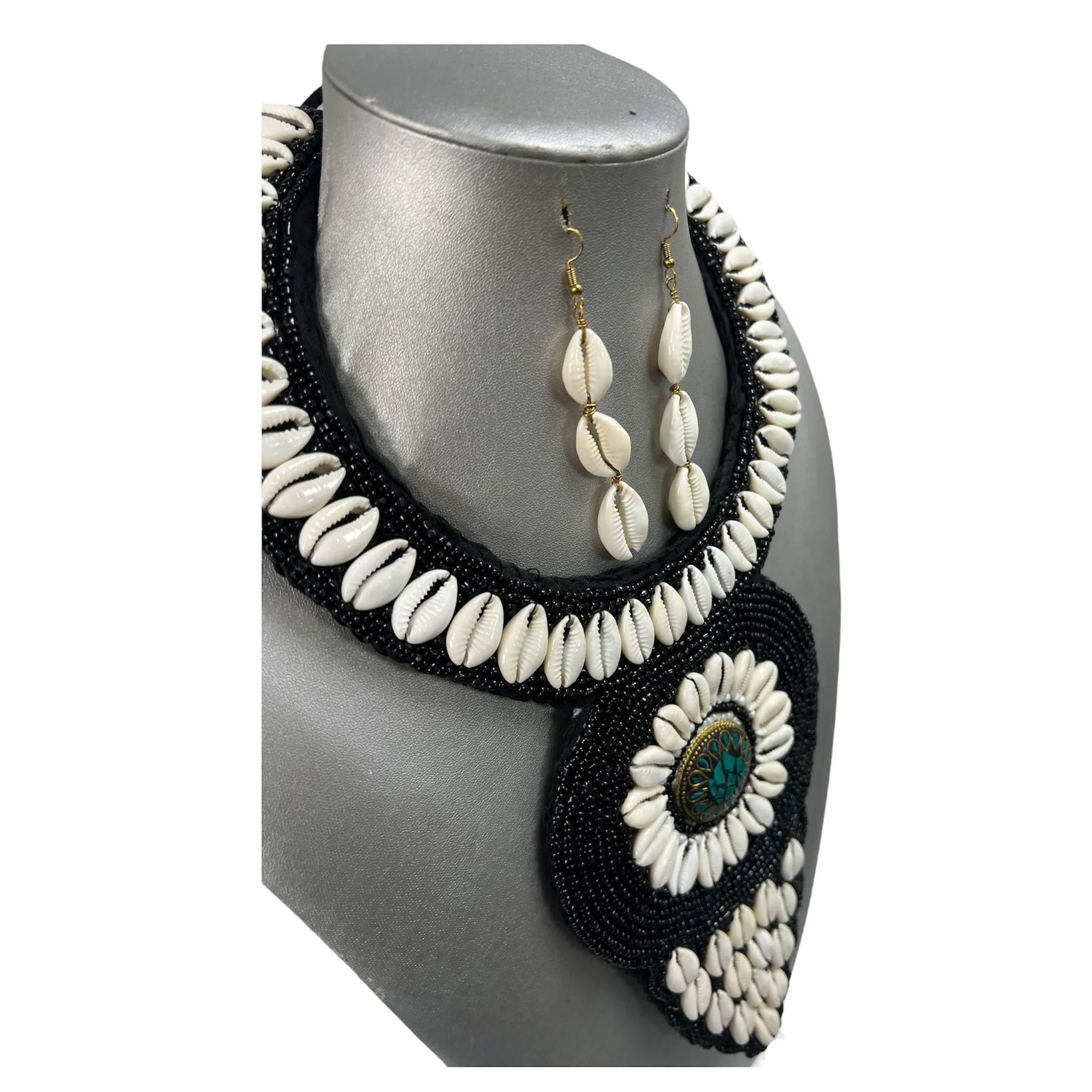 Women's Beaded Cowrie Shell Necklace Set