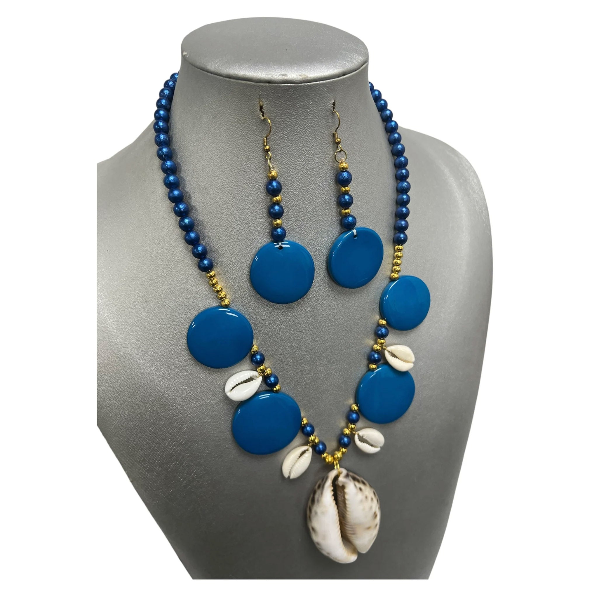 Women's Disc and Cowrie Shell Pendant Necklace Set