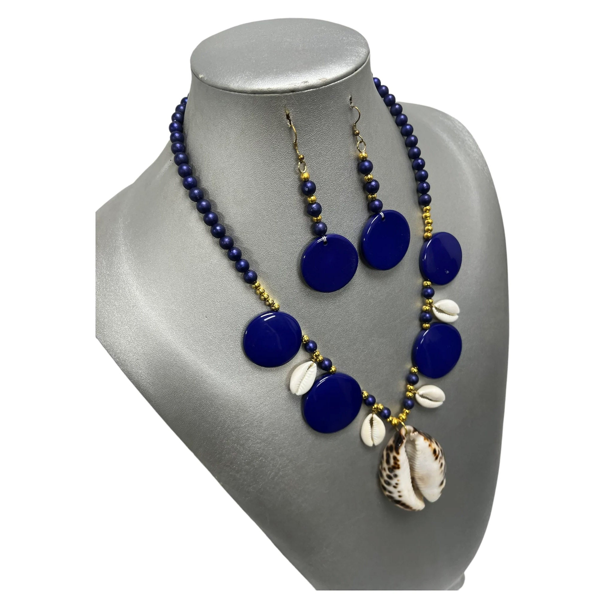 Women's Disc and Cowrie Shell Pendant Necklace Set