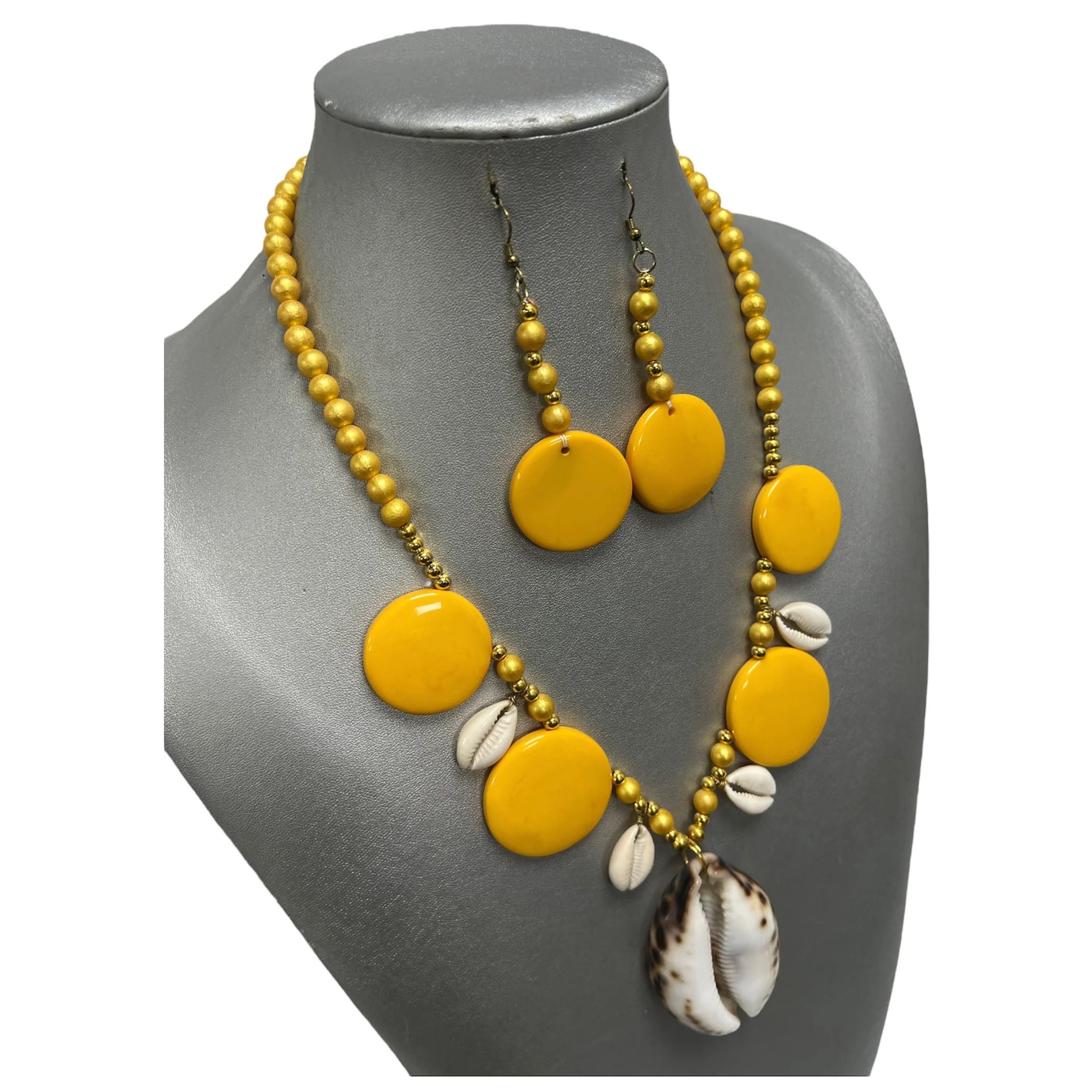 Women's Disc and Cowrie Shell Pendant Necklace Set