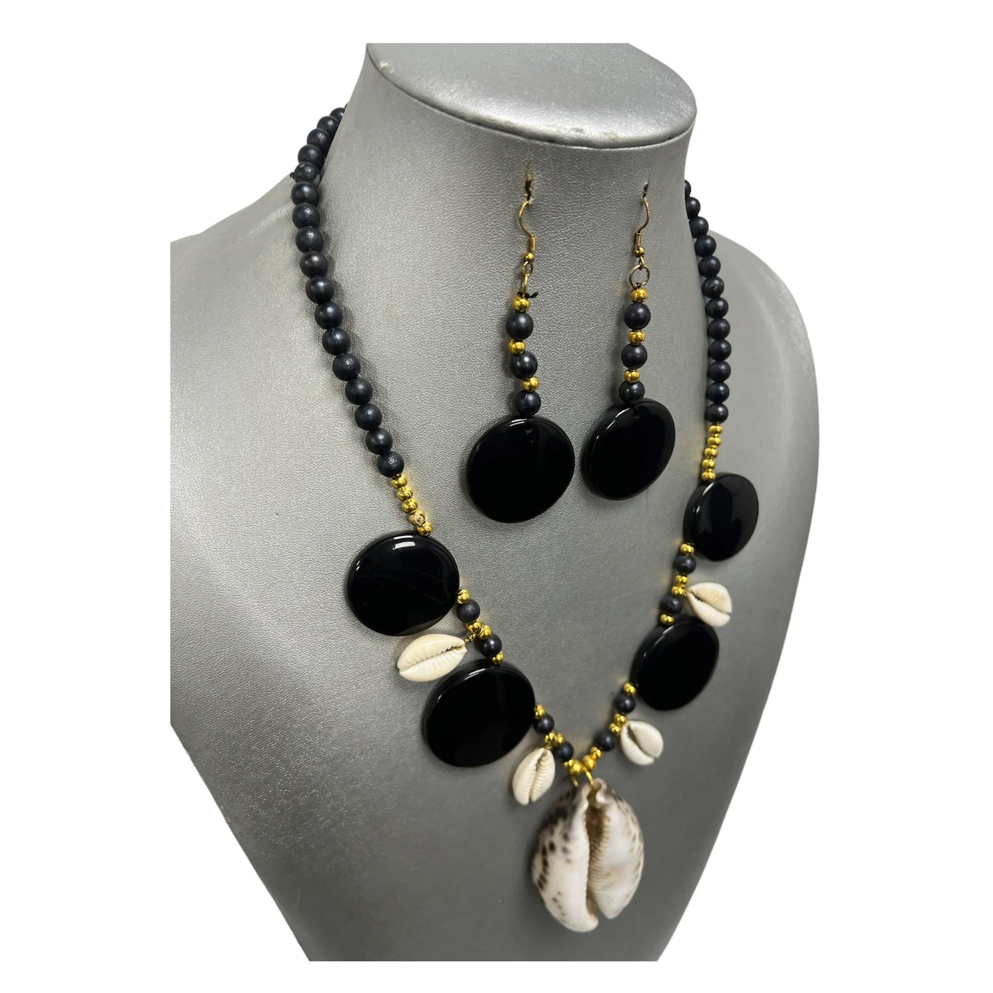 Women's Disc and Cowrie Shell Pendant Necklace Set
