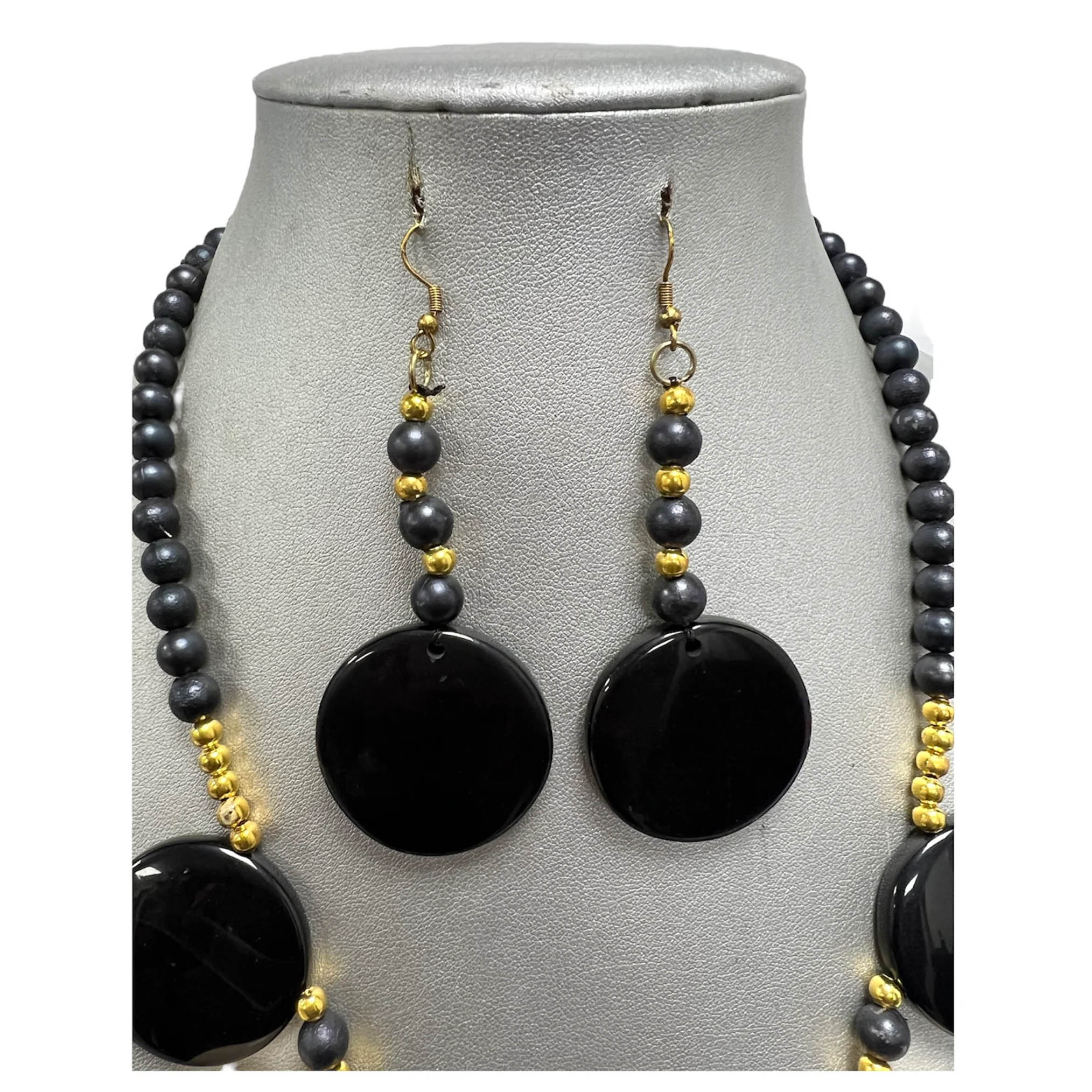 Women's Disc and Cowrie Shell Pendant Necklace Set