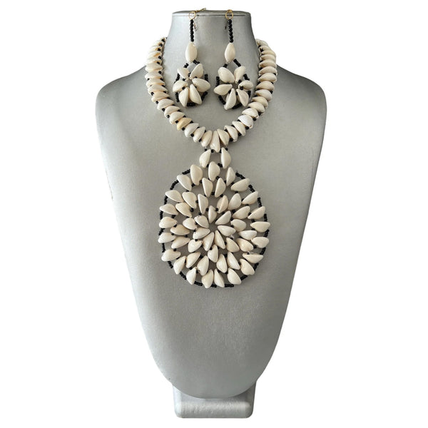 Women's Circle Cowrie Shell Necklace Set